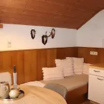 Haus Bergfried アパート *